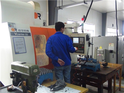 臺灣建榮精機(jī)數(shù)控車床